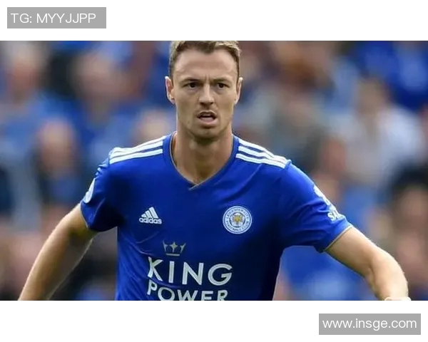 足球球星背胸号码背后的故事与意义探析